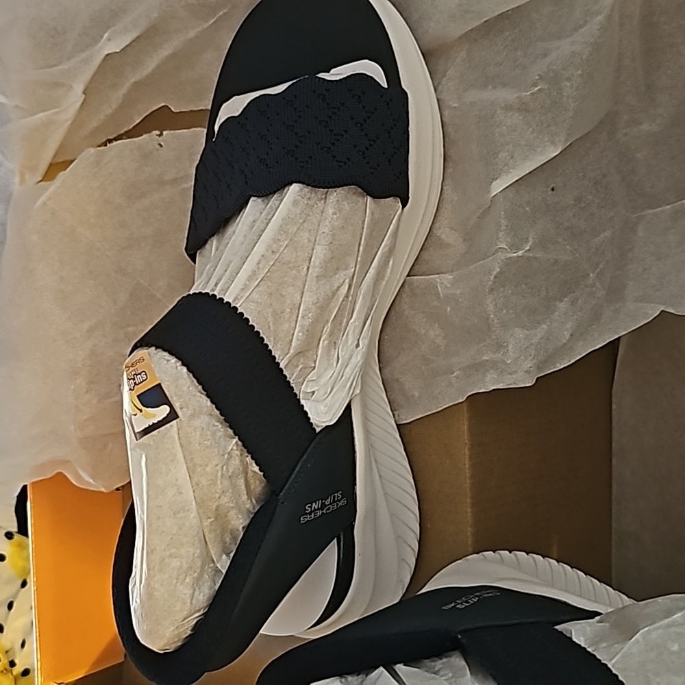 NWT Skechers slip in sandals - Picture 5 of 7